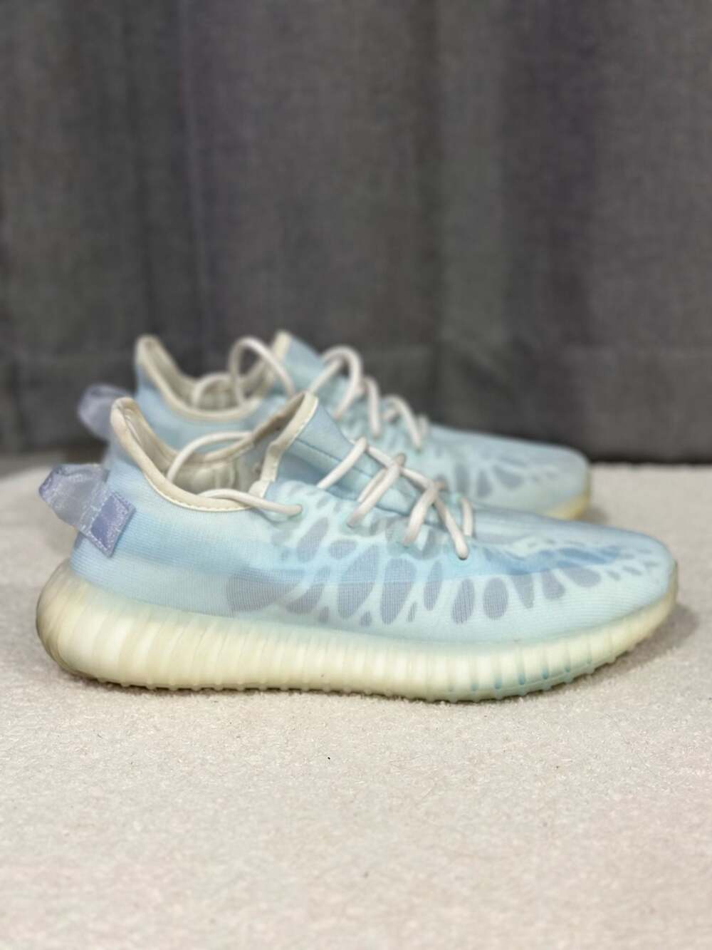 Adidas Yeezy Boost 350 V2 Mono Ice (GW2869) 8us